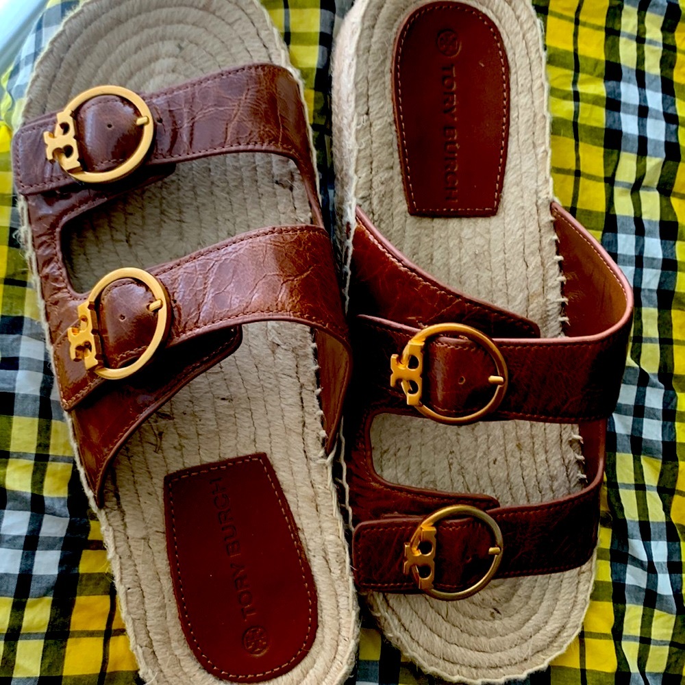 Tory Burch Summer Slip ons Brand New👡 Leather with gold hardware …Good deal👌👌